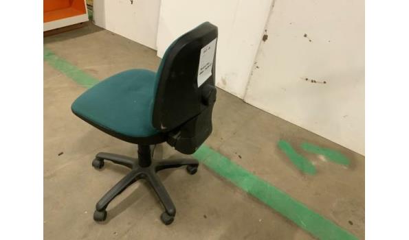 Bureaustoel met groene stoffen zit